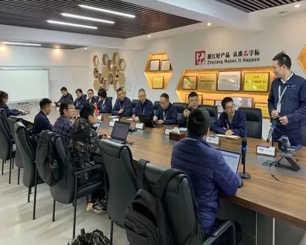 精華股份召開(kāi)BI項目啟動(dòng)大會(huì )(圖1)