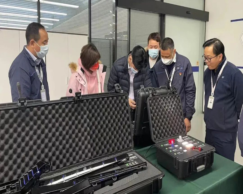 東風(fēng)三立車(chē)燈有限公司一行蒞臨我司參觀(guān)指導(圖2)