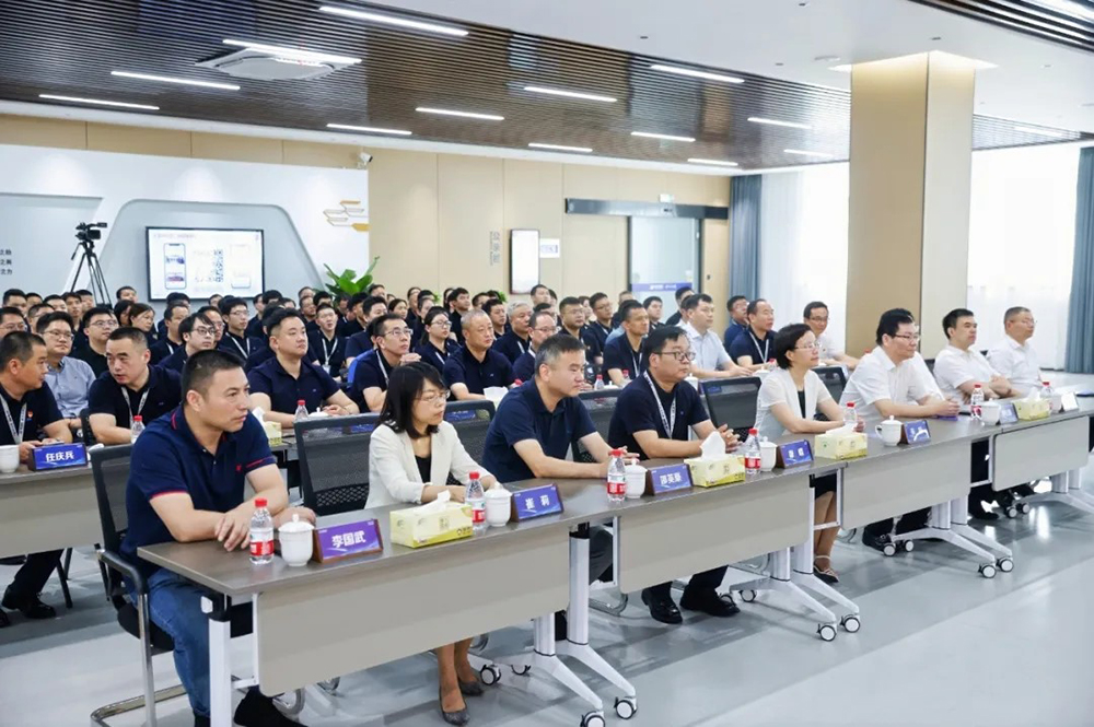 勞模工匠學(xué)堂｜精華股份開(kāi)啟技能人才培養新篇章(圖1)