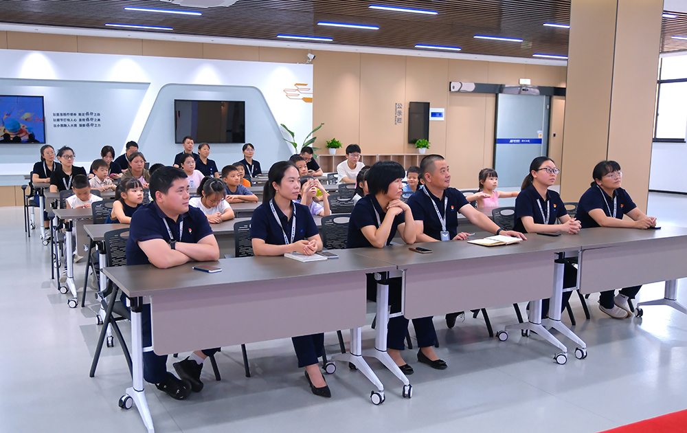 精華股份2024年暑期候鳥(niǎo)托管班圓滿(mǎn)結業(yè)(圖1)