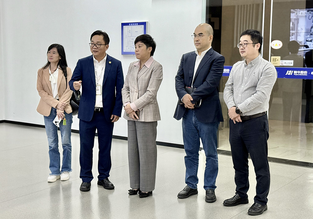 寧波市委統戰部副部長(cháng)、市工商聯(lián)黨組書(shū)記王建云一行蒞臨我司走訪(fǎng)調研(圖1)