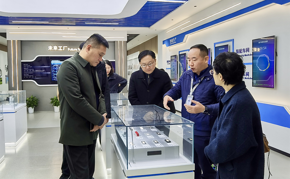 探產(chǎn)改精髓，謀發(fā)展新篇｜海寧市總工會(huì )考察團來(lái)精華股份參觀(guān)交流(圖2)